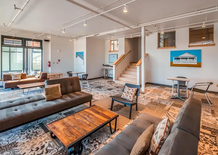 Island Inn At 123 West